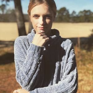 Meet your Posher, Abigail